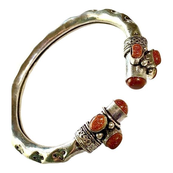 Natural Goldstone Gemstones in a Handcrafted Artisan Bangle Bracelet - Picture 4 of 9